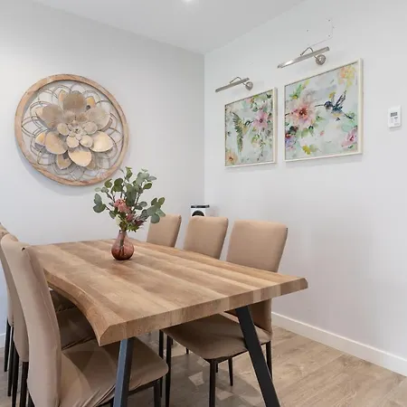 Alamos Flat - Parking Ev - Parking Free شقة